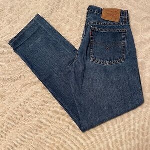 Levi’s women’s 505 low rise straight vintage medium/dark wash jeans. Sz 8 Mis L.
